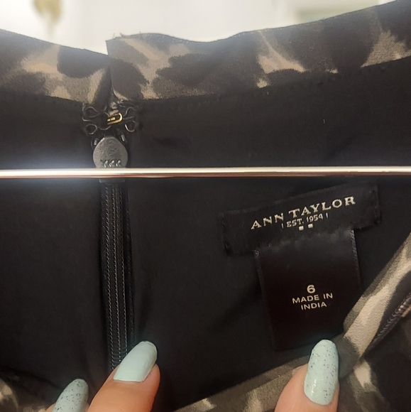 Ann Taylor Gray & Black Professional Workwear Dress Size 6 - Picture 4 of 5